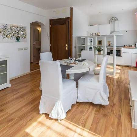 Apartment Guestfriendly Q05 - Rooftop